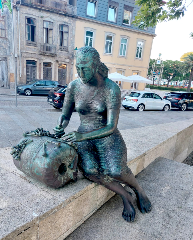 estátua da rendilheira estátua da rendilheira