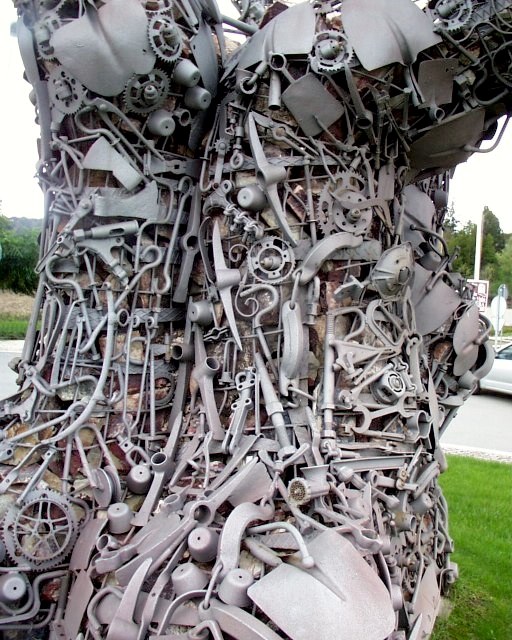 escultura de sobreiro em  Odemira, pormenor